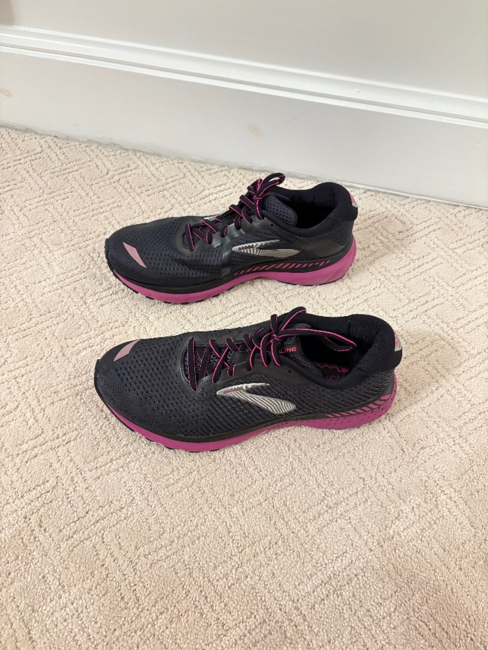 Brooks Adrenaline GTS 20 Running Shoes